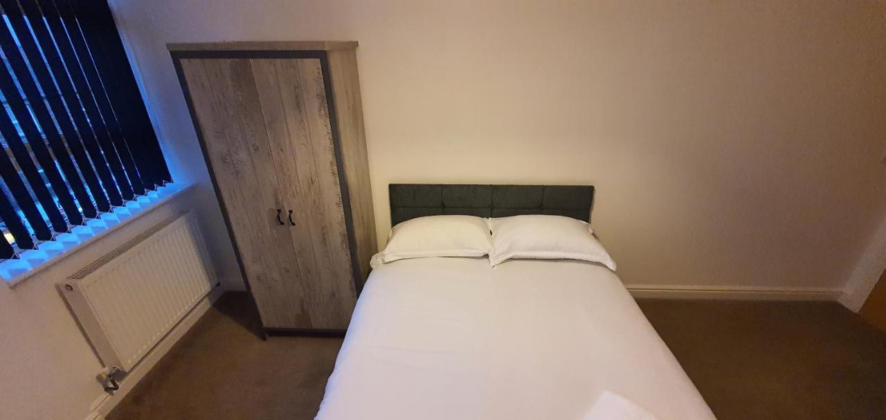 Apartment In Central Wakefield Уейкфийлд Екстериор снимка