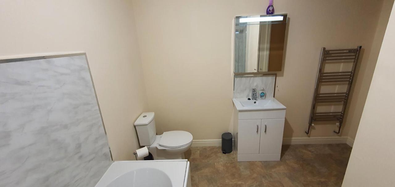 Apartment In Central Wakefield Уейкфийлд Екстериор снимка