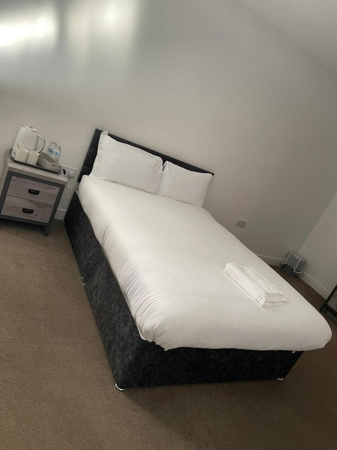 Apartment In Central Wakefield Уейкфийлд Екстериор снимка